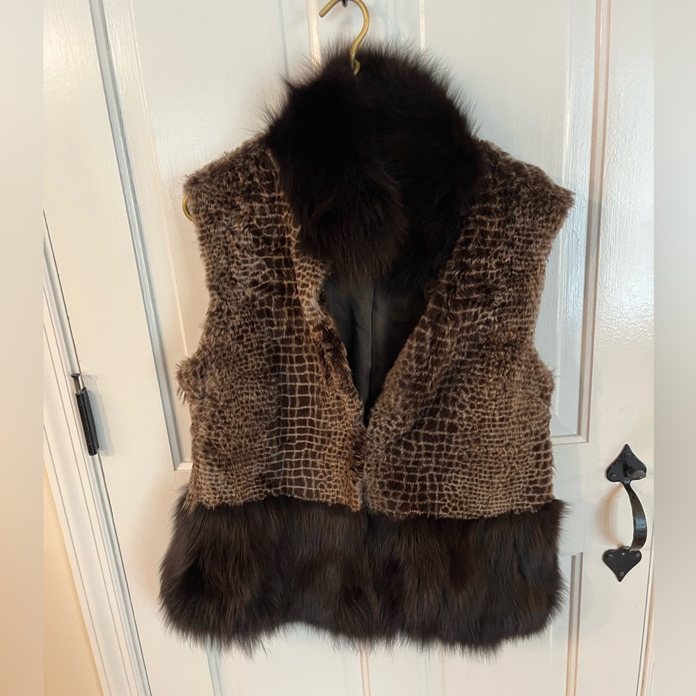 Lamb Vest with Fox Stand Collar and Bottom
